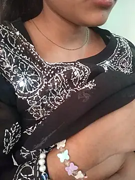 Snapshot of Neha_Tyagi chatting on 29, 10, 2025 Neha Tyagi online show from 29, 10, 2025