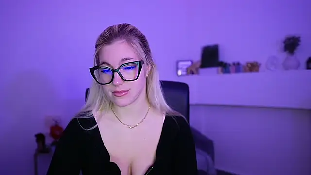 leokitty  online show from 14, 4, 2026