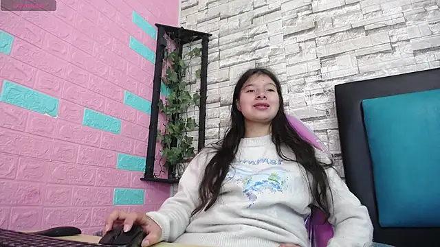 Snapshot of maily_can chatting on 21, 11, 2025 maily can online show from 21, 11, 2025