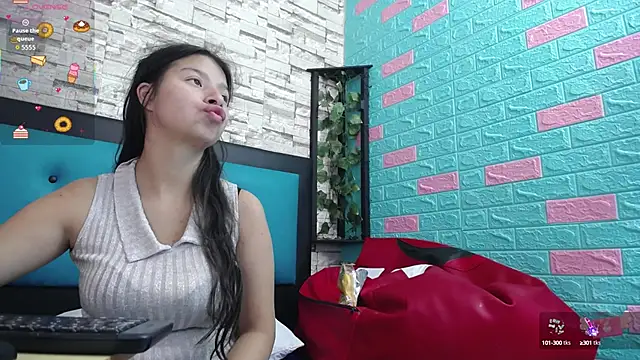 Snapshot of maily_can chatting on 10, 11, 2025 maily can online show from 10, 11, 2025