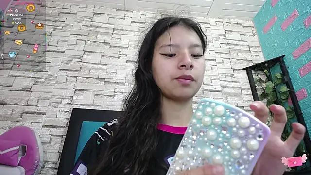 Snapshot of maily_can chatting on 11, 11, 2025 maily can online show from 11, 11, 2025