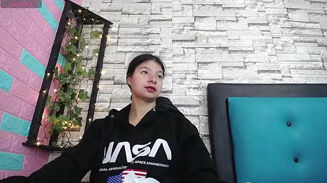 Snapshot of maily_can chatting on 20, 11, 2025 maily can online show from 20, 11, 2025