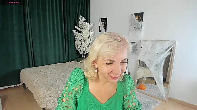 LiliaMoons online show from 29, 10, 2025