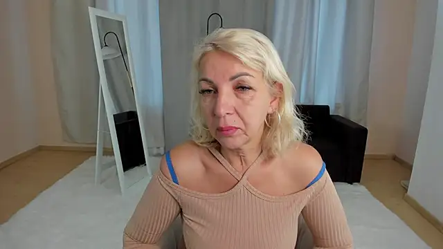 LiliaMoons online show from 15, 10, 2025