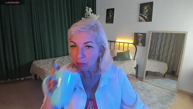 LiliaMoons online show from 21, 10, 2025