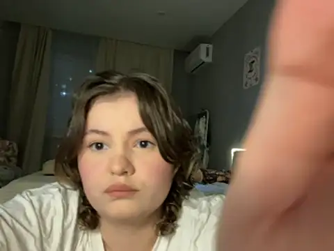 MoonIvy  online show from 3, 12, 2025