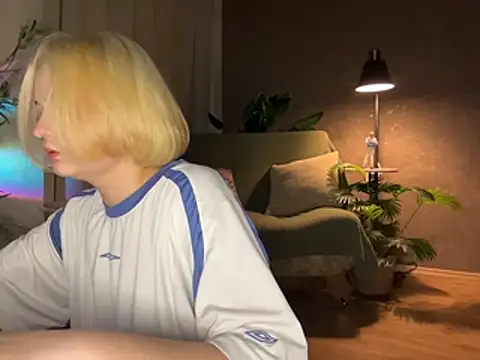 MoonIvy  online show from 19, 4, 2026