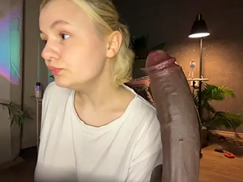 Snapshot of MoonIvy_ chatting on 30, 5, 2026 MoonIvy online show from 30, 5, 2026