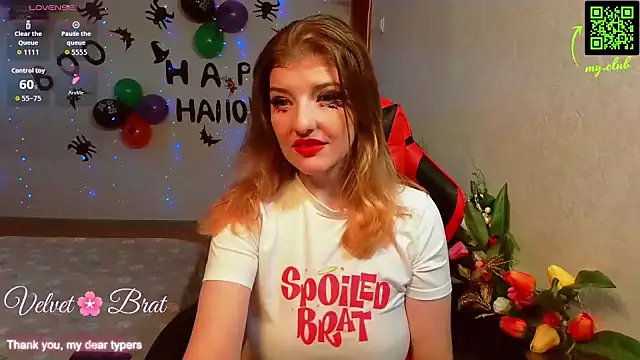 Snapshot of QueenInSilence chatting on 19, 10, 2025 QueenInSilence online show from 19, 10, 2025