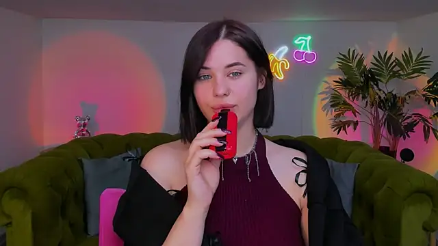 lil angel  online show from 14, 11, 2025