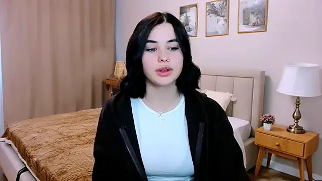 lil angel  online show from 18, 1, 2026