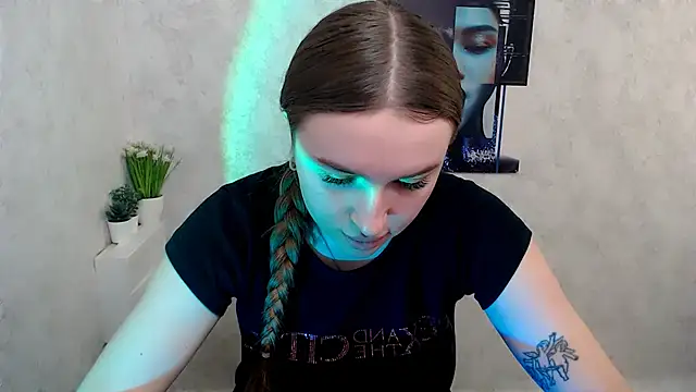 JuliaTopp  online show from 26, 2, 2026