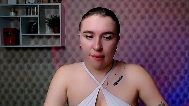 JuliaTopp  online show from 5, 12, 2025