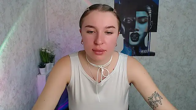 JuliaTopp  online show from 24, 10, 2025