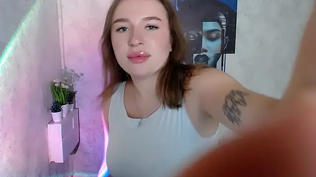 JuliaTopp  online show from 16, 10, 2025