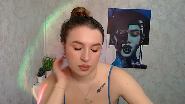 JuliaTopp  online show from 24, 2, 2026