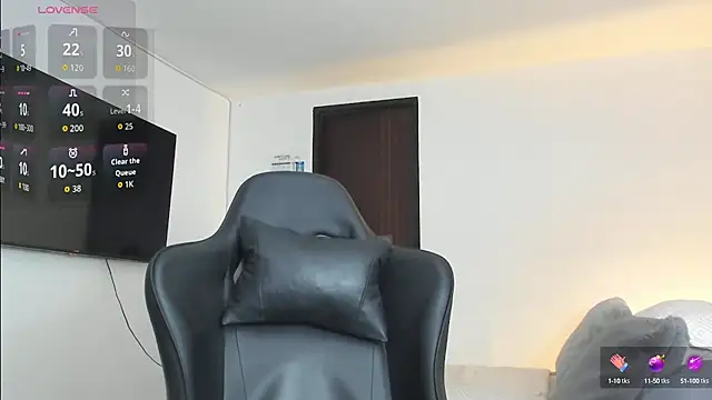 Snapshot of RJBarto chatting on 9, 10, 2025 RJBarto online show from 9, 10, 2025