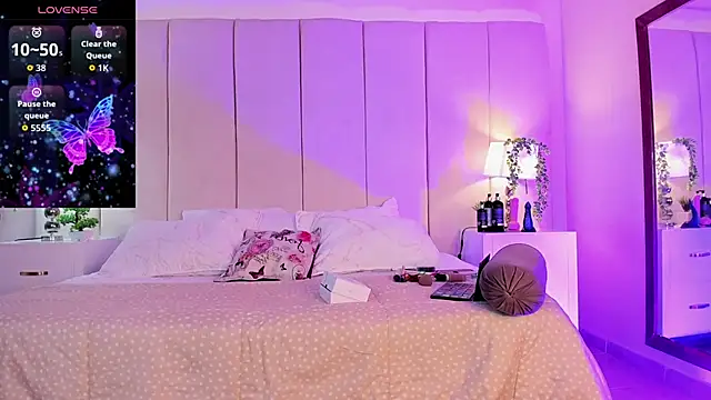 Snapshot of mia_rousse25 chatting on 12, 11, 2025 mia rousse25 online show from 12, 11, 2025