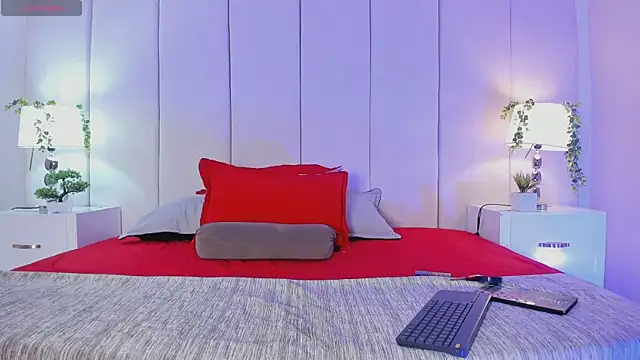 Snapshot of mia_rousse25 chatting on 9, 10, 2025 mia rousse25 online show from 9, 10, 2025