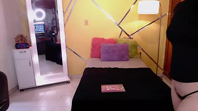 shirleyrojas online show from 1, 12, 2025