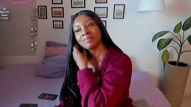 Coco joness online show from 2, 11, 2025