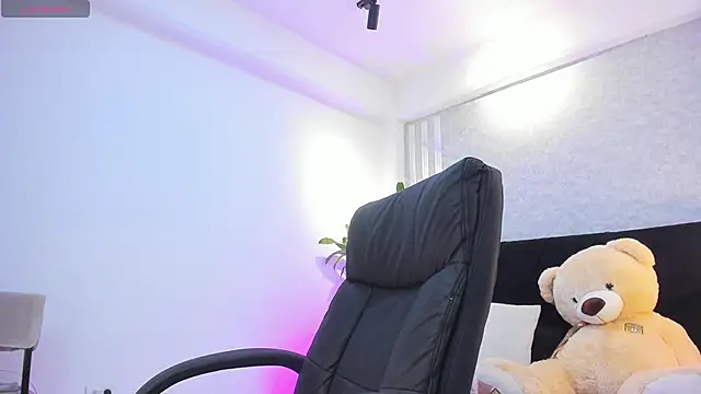 lily cash1 online show from 28, 11, 2025