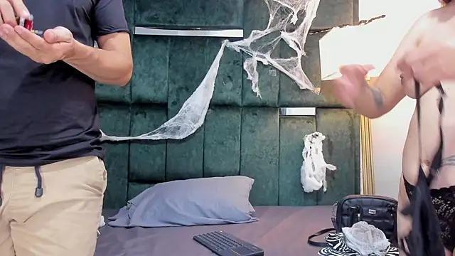 Charlotte Brian online show from 26, 10, 2025