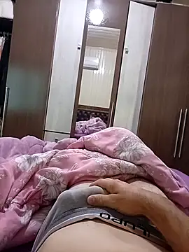 Gustavo198045 online show from 12, 4, 2026