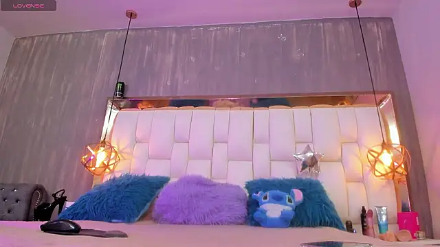 Foxxy Doll online show from 25, 3, 2026