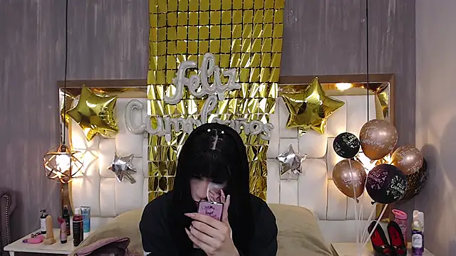 Foxxy Doll online show from 9, 10, 2025