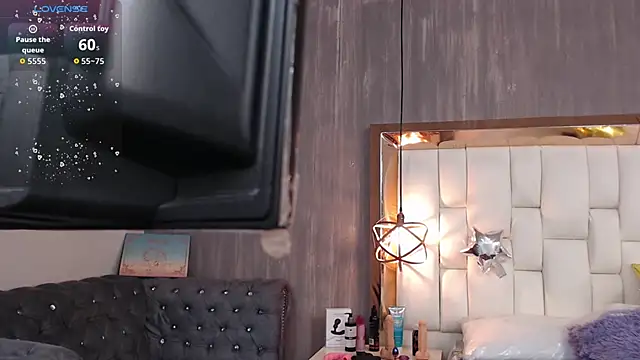 Foxxy Doll online show from 21, 11, 2025