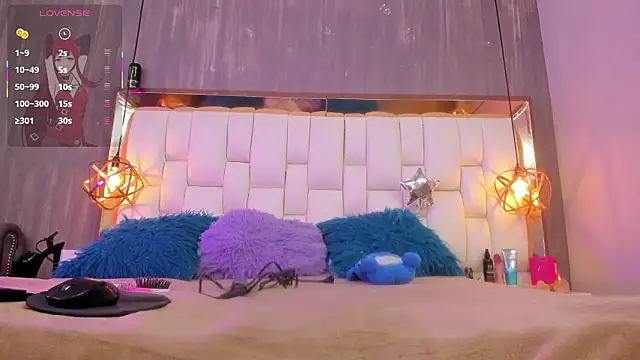 Foxxy Doll online show from 24, 3, 2026