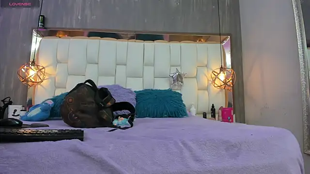 Foxxy Doll online show from 20, 4, 2026