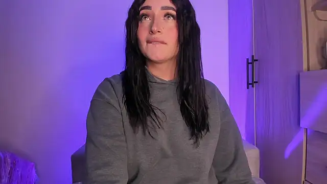 scarlett Collinss online show from 24, 3, 2026