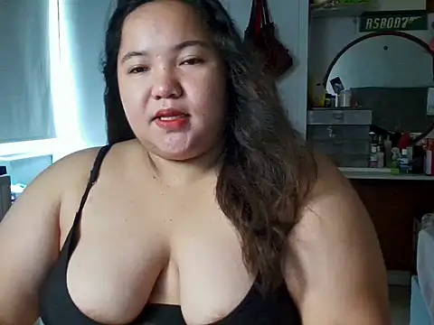 Snapshot of LianaCruzado chatting on 8, 7, 2026 LianaCruzado online show from 8, 7, 2026