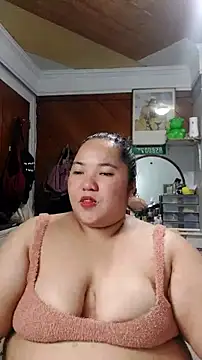 Snapshot of LianaCruzado chatting on 7, 8, 2026 LianaCruzado online show from 7, 8, 2026