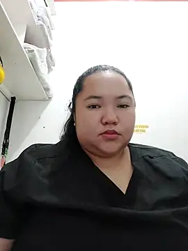 LianaCruzado online show from 25, 4, 2026