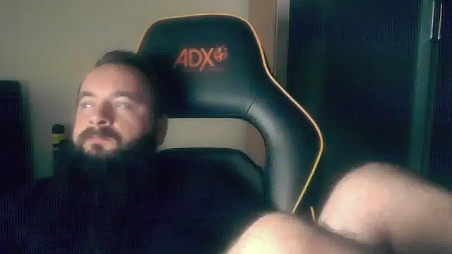 LondonMan1988 online show from 8, 10, 2025