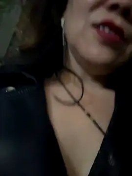 Snapshot of anna_yngs chatting on 7, 11, 2025 anna yngs online show from 7, 11, 2025