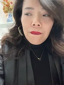 Snapshot of anna_yngs chatting on 10, 11, 2025 anna yngs online show from 10, 11, 2025