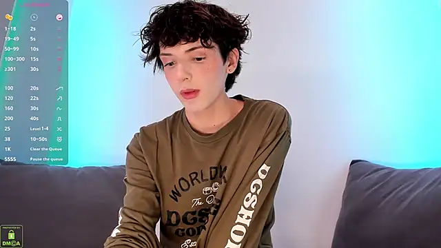 Snapshot of ColeStorm chatting on 8, 10, 2025 ColeStorm online show from 8, 10, 2025