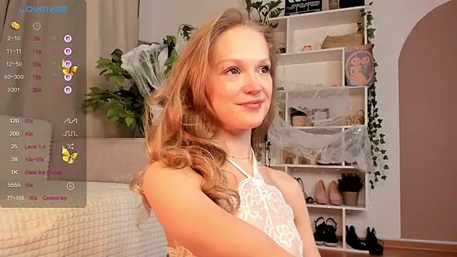 Snapshot of Kara_smalltits chatting on 21, 10, 2025 Kara smalltits online show from 21, 10, 2025