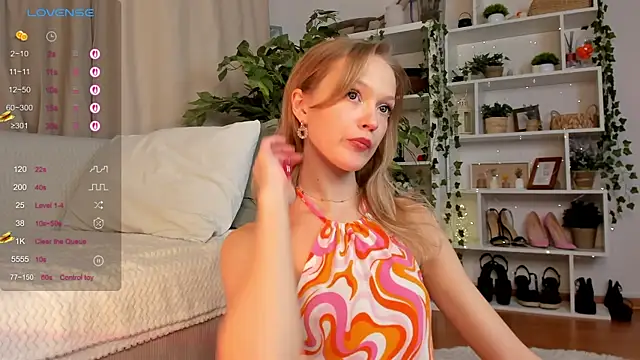 Snapshot of Kara_smalltits chatting on 2, 11, 2025 Kara smalltits online show from 2, 11, 2025