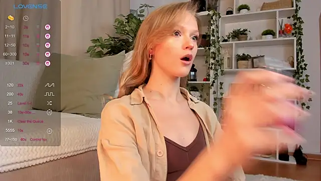 Snapshot of Kara_smalltits chatting on 3, 11, 2025 Kara smalltits online show from 3, 11, 2025