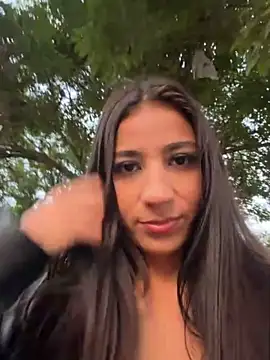 -juicy  online show from 15, 4, 2026