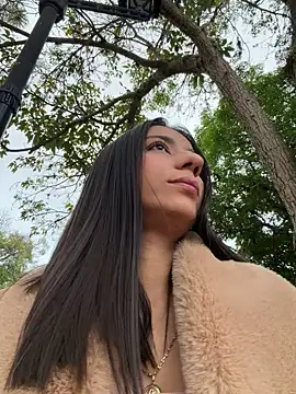 -juicy  online show from 5, 3, 2026