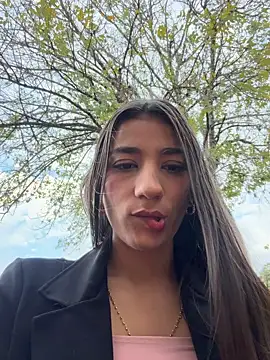 -juicy  online show from 15, 2, 2026