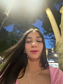 -juicy  online show from 31, 7, 2026