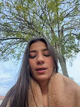 -juicy  online show from 6, 2, 2026