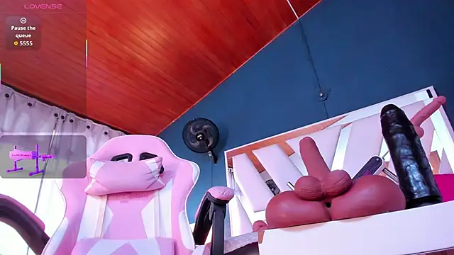 Snapshot of Lena_Bdsm chatting on 7, 11, 2025 Lena Bdsm online show from 7, 11, 2025